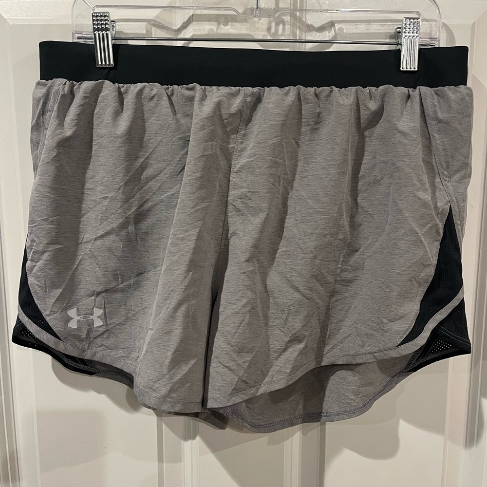 Under Armour Heatgear Shorts with Built in Undergarments Size Large